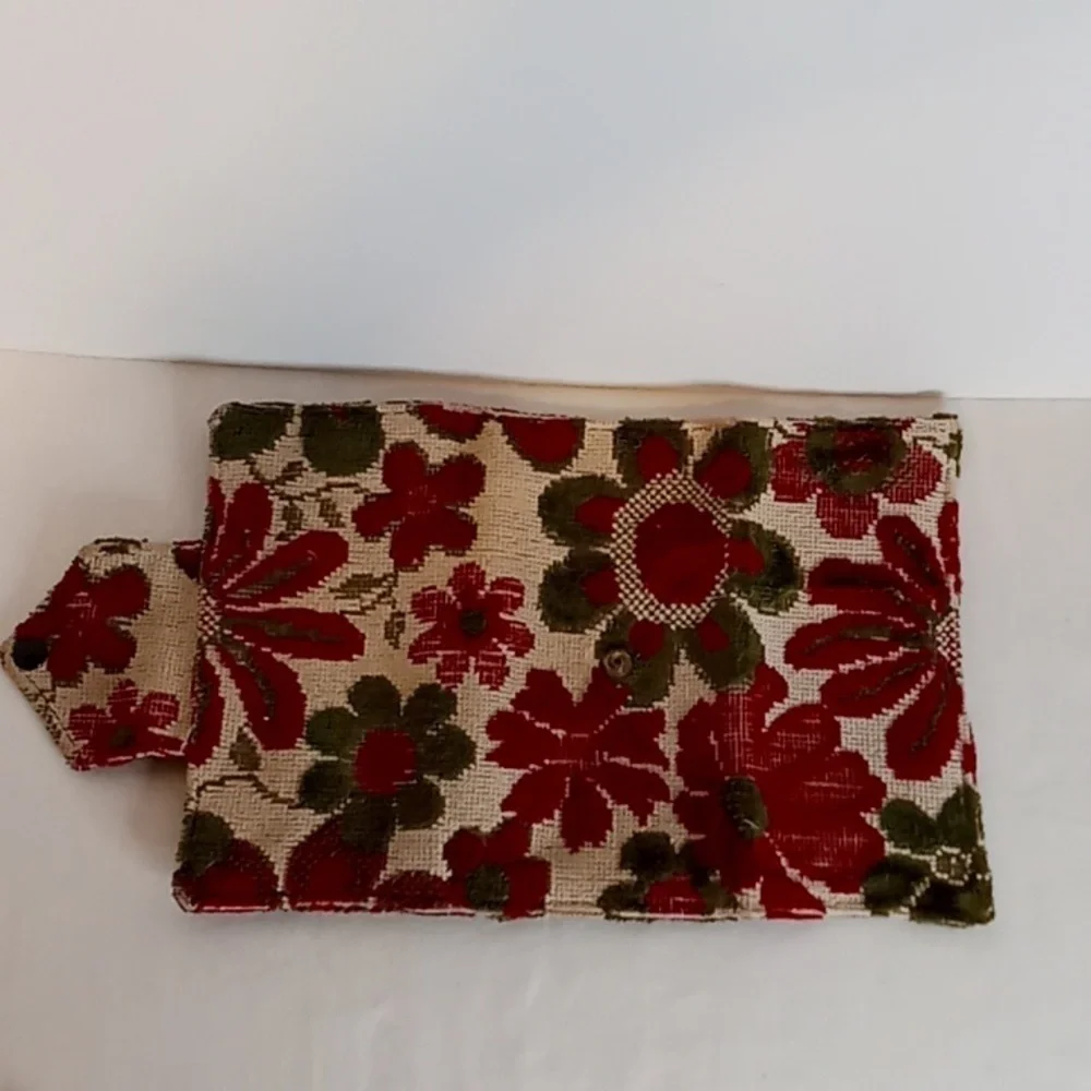 VINTAGE Floral Petite Point Tapestry & Leather Tri-fold Wallet / Clutch